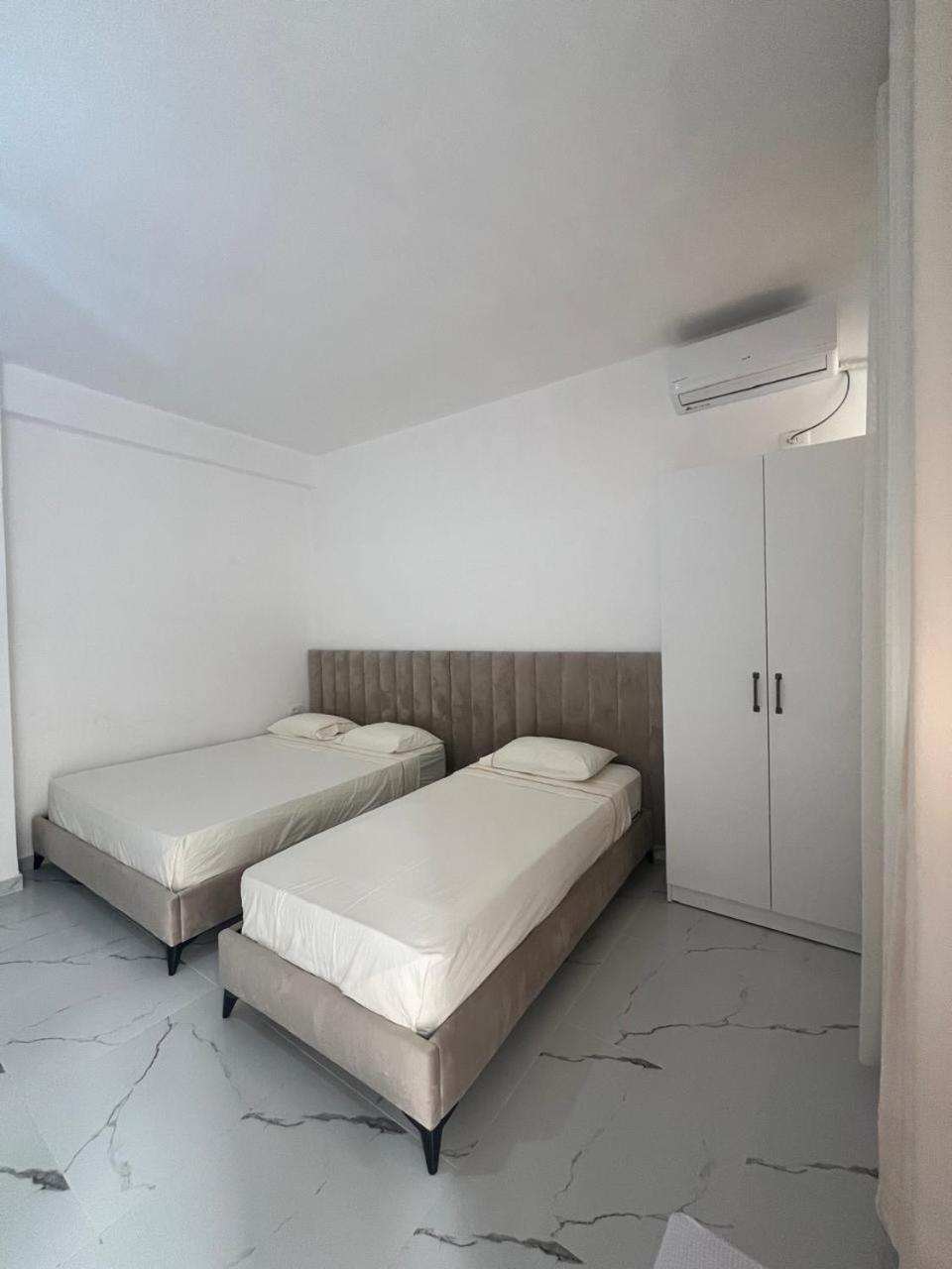 Elio'S Room Durres Bagian luar foto