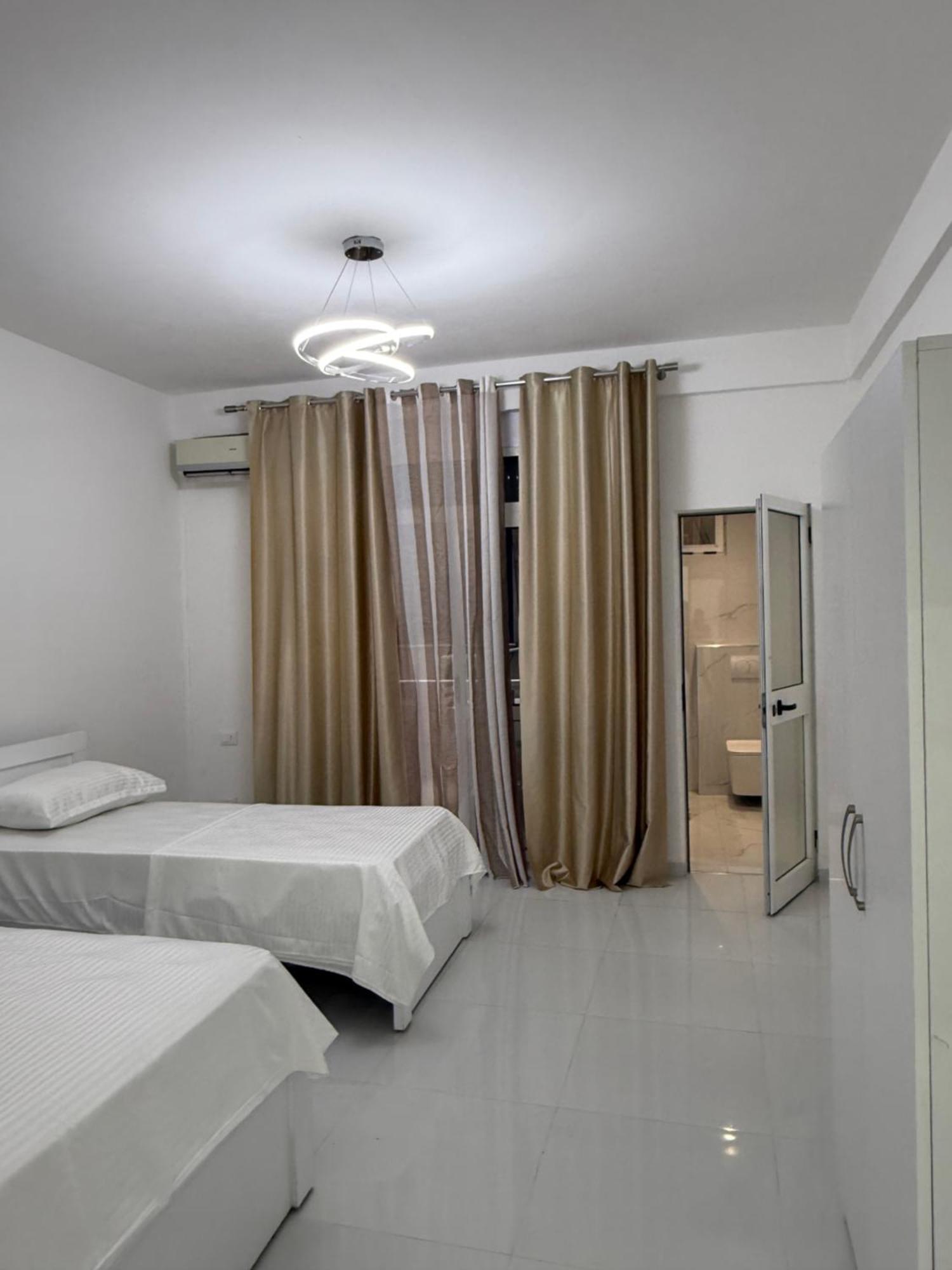 Elio'S Room Durres Bagian luar foto