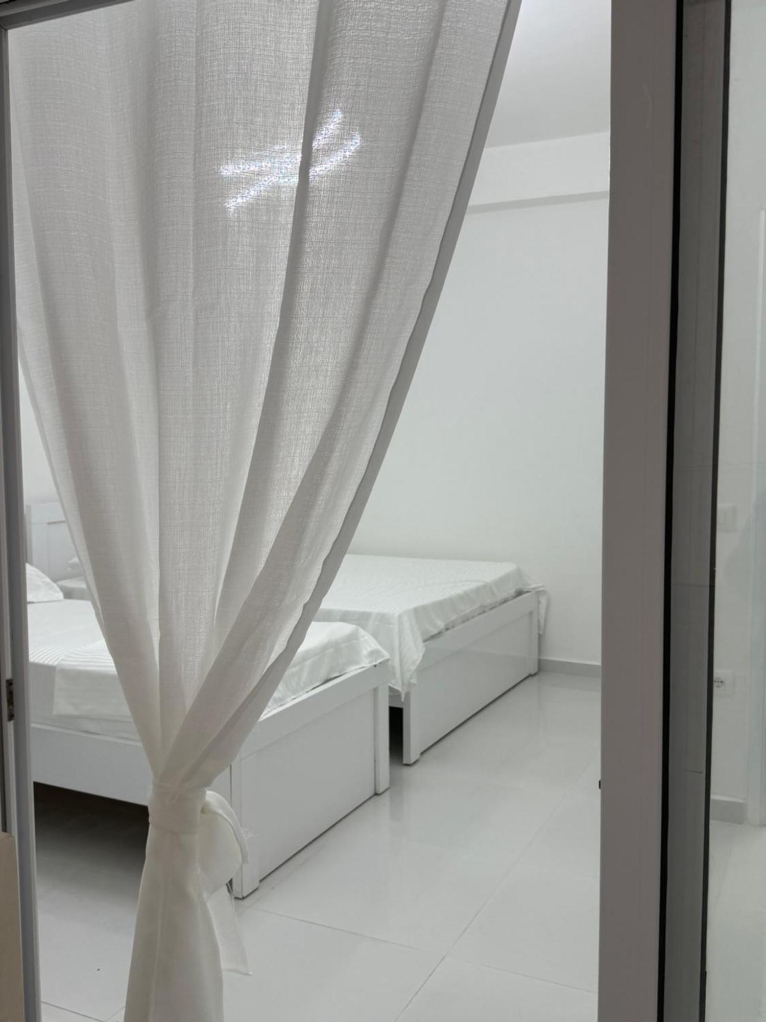 Elio'S Room Durres Bagian luar foto