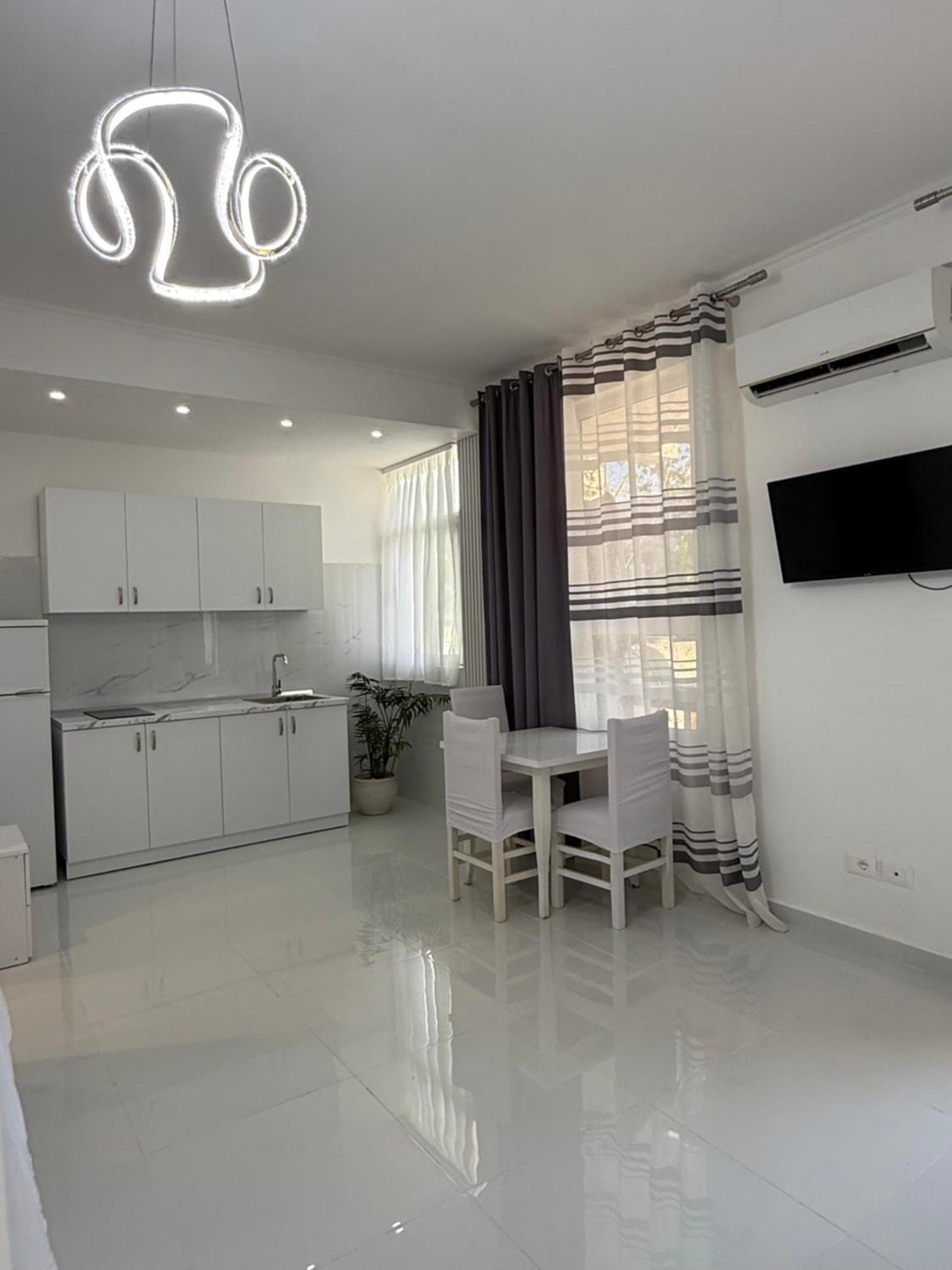 Elio'S Room Durres Bagian luar foto
