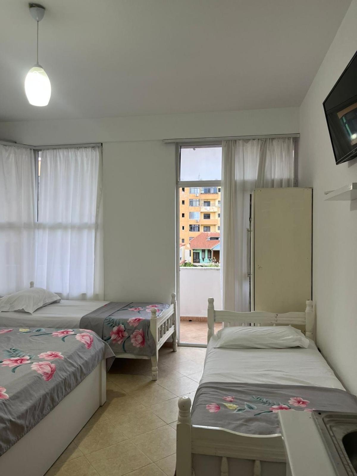 Elio'S Room Durres Bagian luar foto